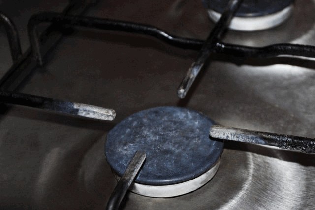 Майже два місяці без газу: у Дніпрі мешканці п’ятиповерхівки скаржаться на відключення