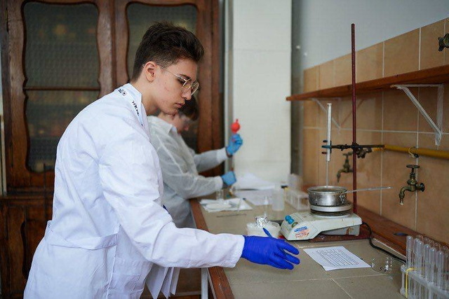 ������ ������ � ������ ������������� ��������� �� �����