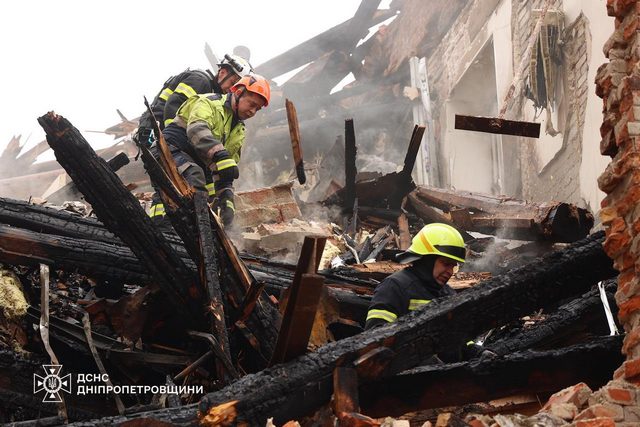 В Днепре увеличилось количество погибших в результате российской атаки по городу