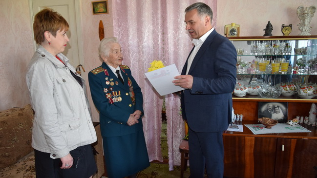 Керівництво Кам`янського привітало ветеранів міста