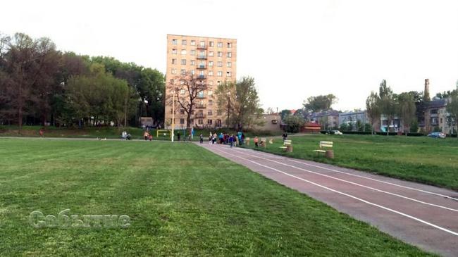 На Соцгороде Каменского благоустроили стадион