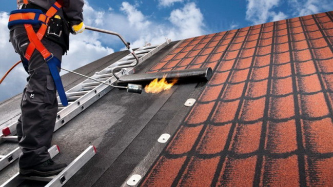 В Каменском выполнят ремонт крыши в больнице скорой помощи