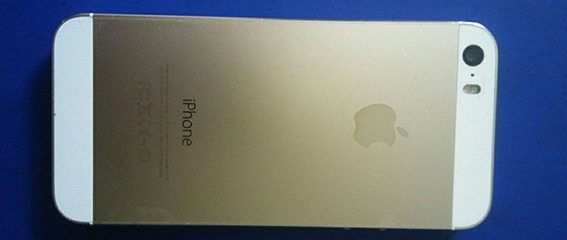 В Днепре полицейские задержали грабителя, который «защищая» девушку отобрал у соперника айфон и айпад