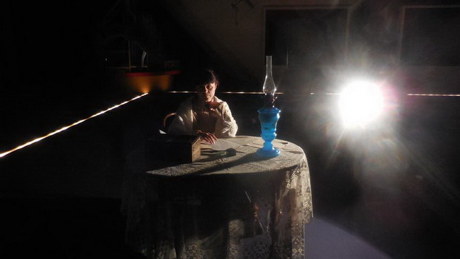 Забытые фигуры в ночном Музее истории Каменского