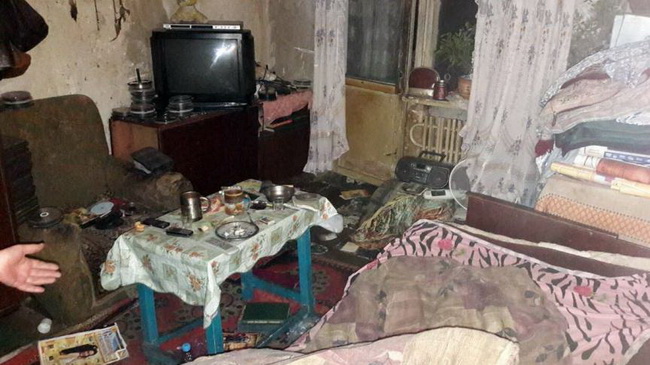 В Каменском женщина едва не зарезала мужа