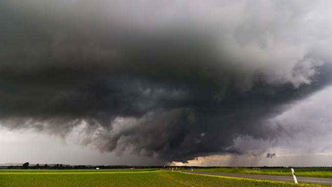 Погоду в Украине резко испортит «битва» теплого и холодного фронтов