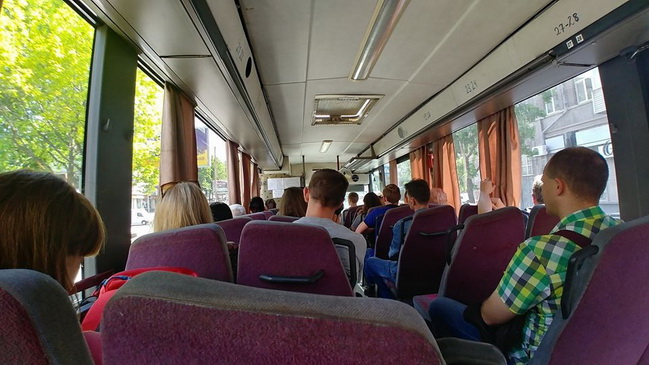 Салон рассчитан на большое количество человек В Днепре на маршрут № 73 вышли автобусы большой вместимости