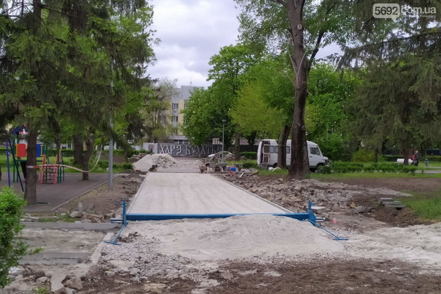 В Каменском начался второй этап реконструкции центрального сквера