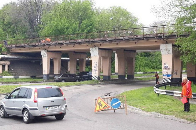 В Каменском в районе станции Тритузной капитально ремонтируют железнодорожные пути