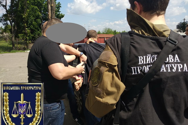 В Днепре за взятку задержали начальника городского управления Госпотребслужбы