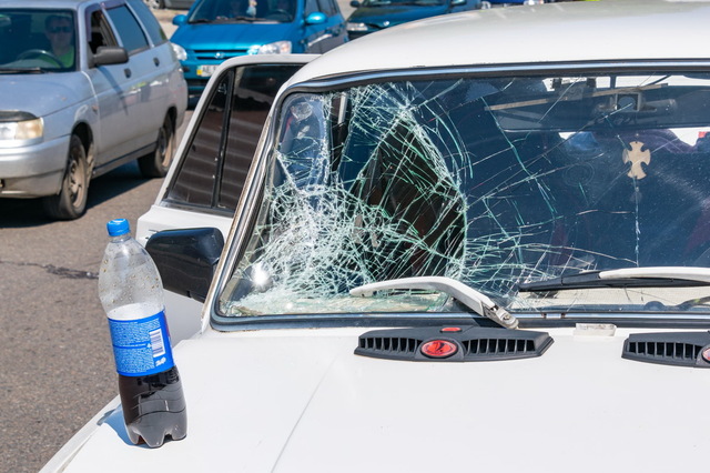 В Днепре на Запорожском шоссе сбили женщину, которая шла на «красный»