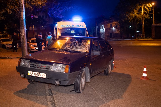 В Днепре Исполкомовской ВАЗ сбил 14-летнюю девочку