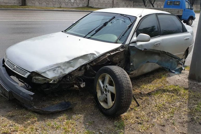 В Днепре на Набережной Заводской автомобиль Mazda «влетел» в Lanos