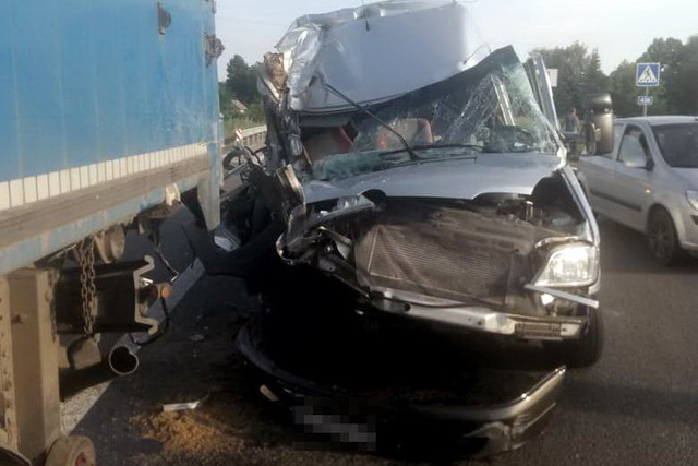 Авария со школьным автобусом под Днепром: стало известно, что с детьми