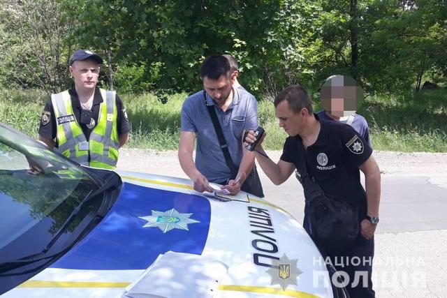 За пропозицію хабара поліцейському водію загрожує кримінальна відповідальність