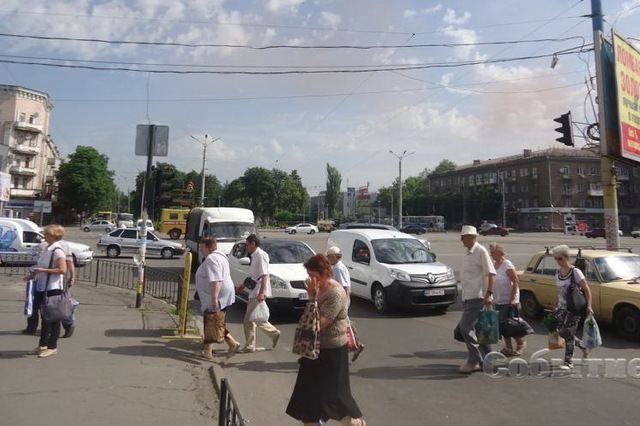 Власти Каменского прокомментировали ситуацию с неработающими светофорами на Майдане Героев