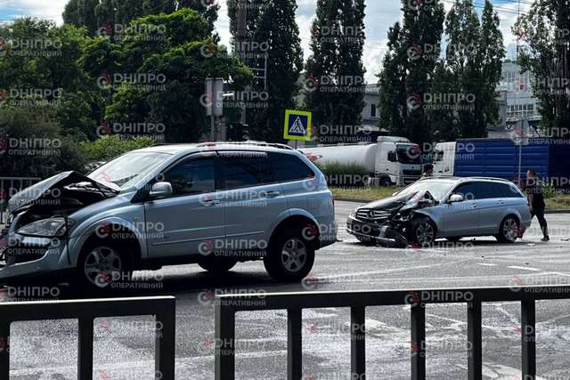 � ������ �� ������������ ���������� ����������� Mercedes � SsangYong: ����������� � ����� ���