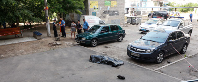 Шаг отчаяния: на проспекте Мира мужчина спрыгнул с 16 этажа