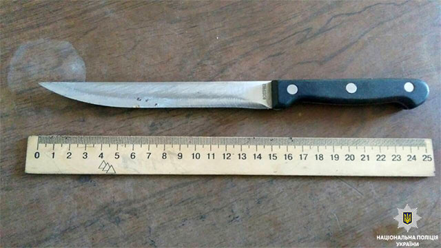 Зарезали и продолжили пить: полицейские задержали двух подозреваемых в убийстве