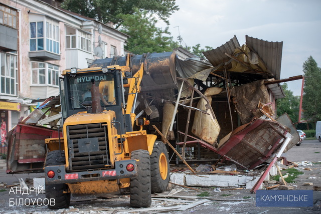 Однією розливайкою менше – на Соцмісті демонтували незаконну споруду