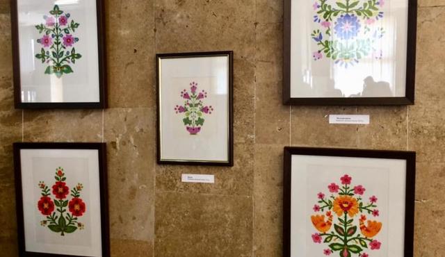 В Музее истории Каменского открылась выставка художницы Виты Рябовой