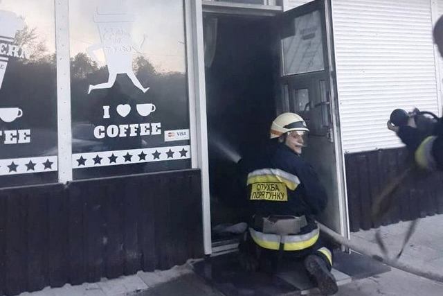 У Дніпрі вогнеборці ліквідували пожежу у кафе на вулиці Данила Галицького