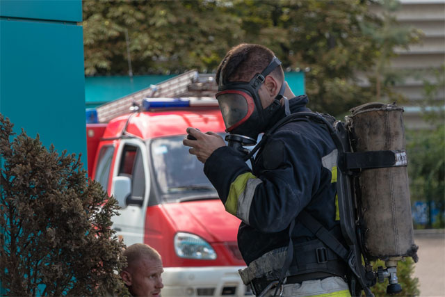 В Днепре горел теннисный клуб: на пожаре спасли двух женщин