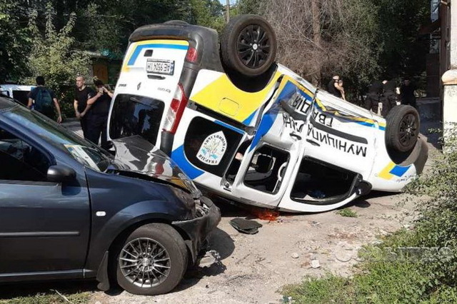 � ��������� ���������� ������������� ������� ����� � ��� � ������������