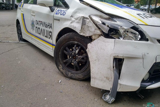 У Дніпрі авто патрульної поліції потрапило у ДТП