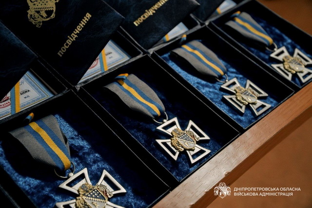 Глава ДнепрОВА наградил нацгвардйцев, защищающих Никополь