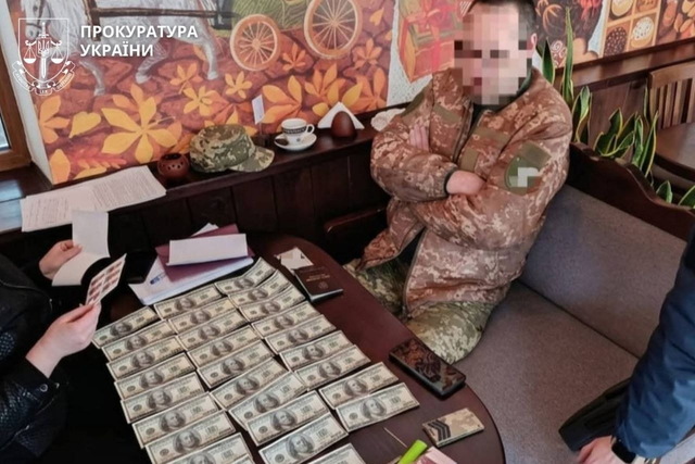 3000 долларов США за «решение вопроса» с ТЦК: в суд направлен обвинительный акт на военнослужащего