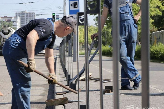 В Днепре установят 275 антипарковочных столбиков за 1,44 млн грн