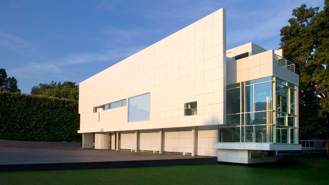 Rachofsky House, Даллас, США. Архитектор – Ричард Мейер, 1996. Фото – Michael Bodycomb Лекція з архітектури модернізму в арт-центрі Я Галерея у Дніпрі