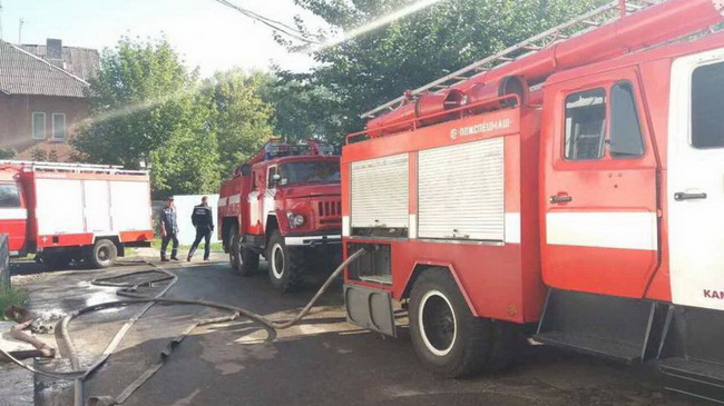 В Каменском горел цех по переработке подсолнечника