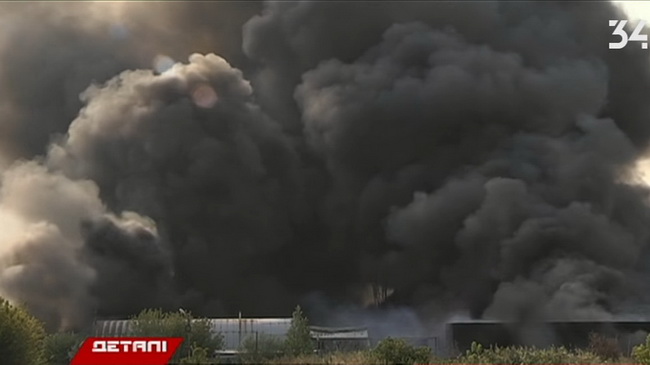В Днепре снова загорелись склады с макулатурой