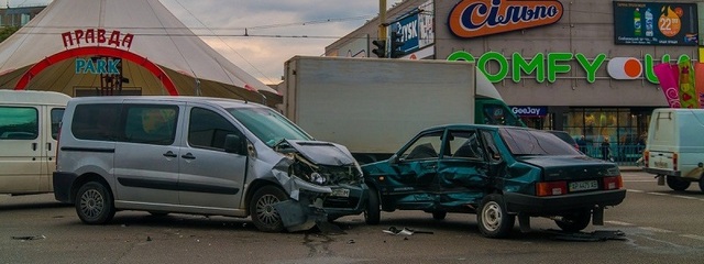 На Слобожанском проспекте произошло ДТП с потерпевшим