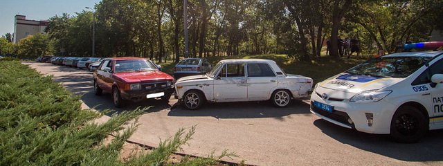 Вооруженное ограбление и план-перехват в Днепре: неизвестные на Mitsubishi с номерами «СВАДЬБА» отобрали у инкассаторов полмиллиона