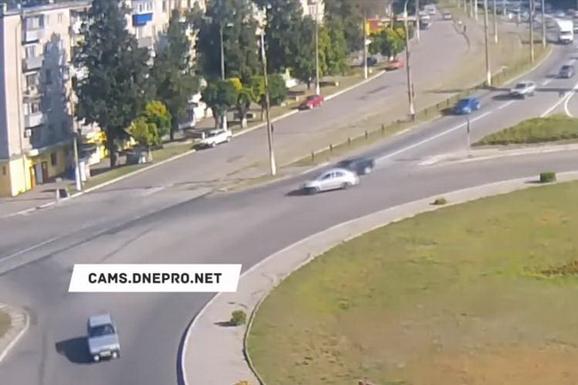 � ��������� �� ������� ������������� ����������� Chevrolet Aveo � Mercedes-Benz