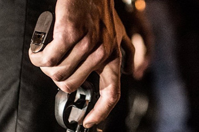 Каменчанин, боровшийся за тишину в подъезде с дубинкой и пистолетом, получил условный срок