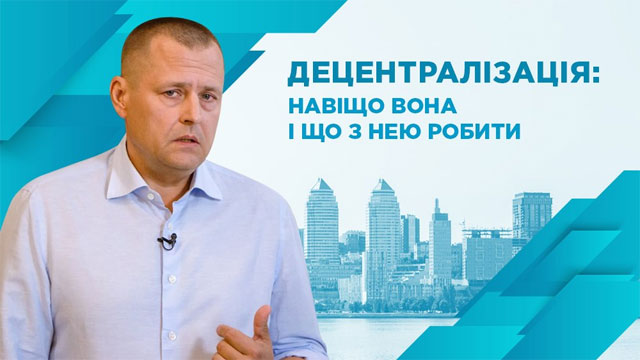  Գ   :  ,      