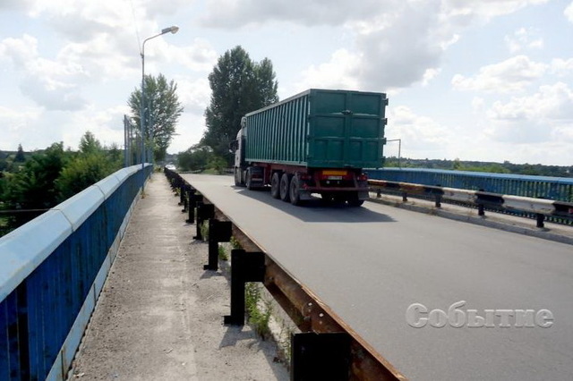 Долго ли протянет «ничейный» автомобильный мост в Каменском?