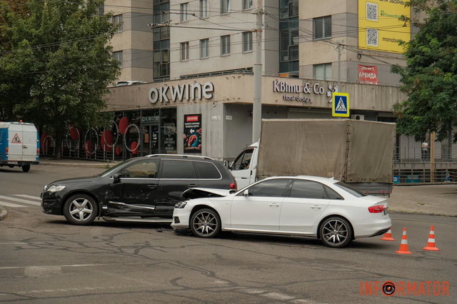  :       Audi  Volkswagen