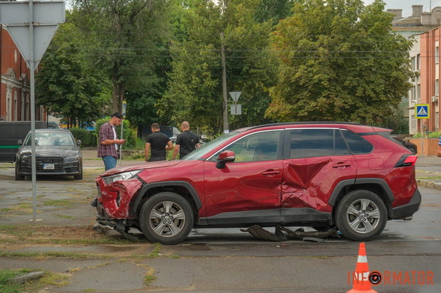          Toyota, Mitsubishi  Audi