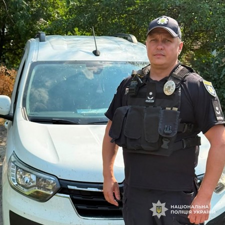 Полицейские доставили кровь для спасения 18-летнего жителя Марганца, который получил тяжелые ранения в результате российского обстрела
