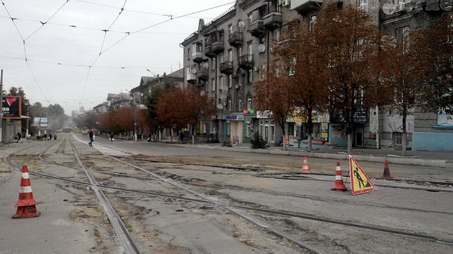 В Каменском ограничено движение по центральному проспекту