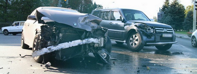 �� ���������� ����������� BMW � Mitsubishi