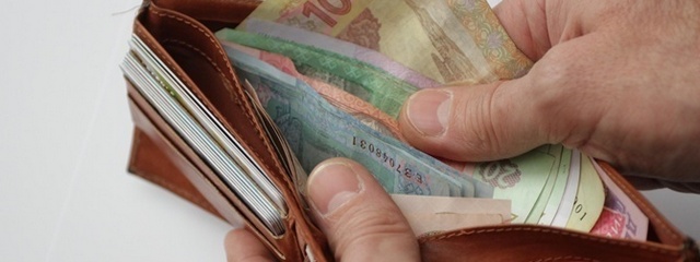 Реальные зарплаты украинцев в августе выросли почти на 16%