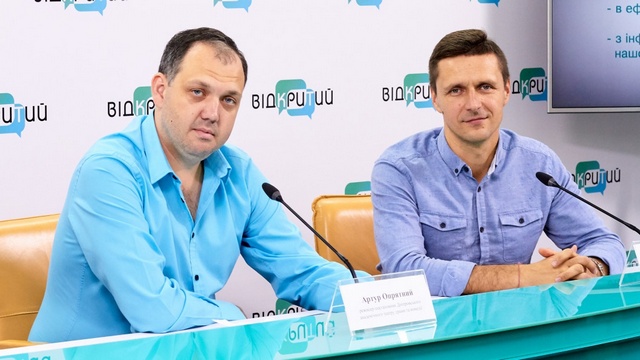 В Днепре академический театр драмы и комедии впервые открыл бархатный сезон