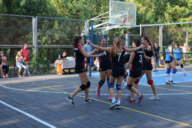 Юні кам’янчанки гідно виступили на Всеукраїнському турнірі з волейболу