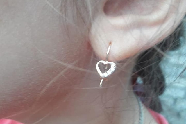 У Кам`янському поліцейські затримали чоловіка та жінку, які пограбували 7-річну дівчинку